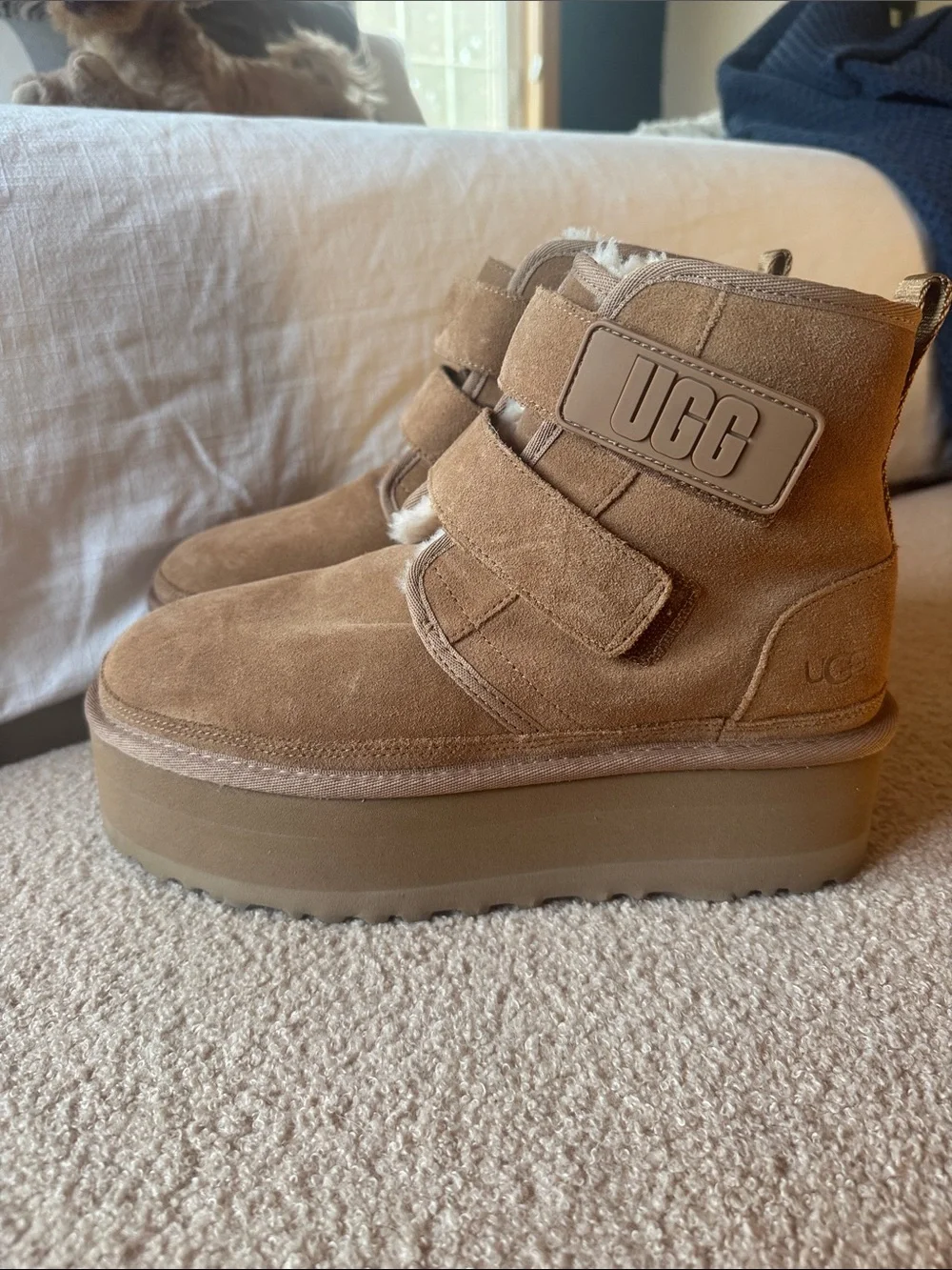Like New! Women's UGG Neumel Platform Shearling Boots